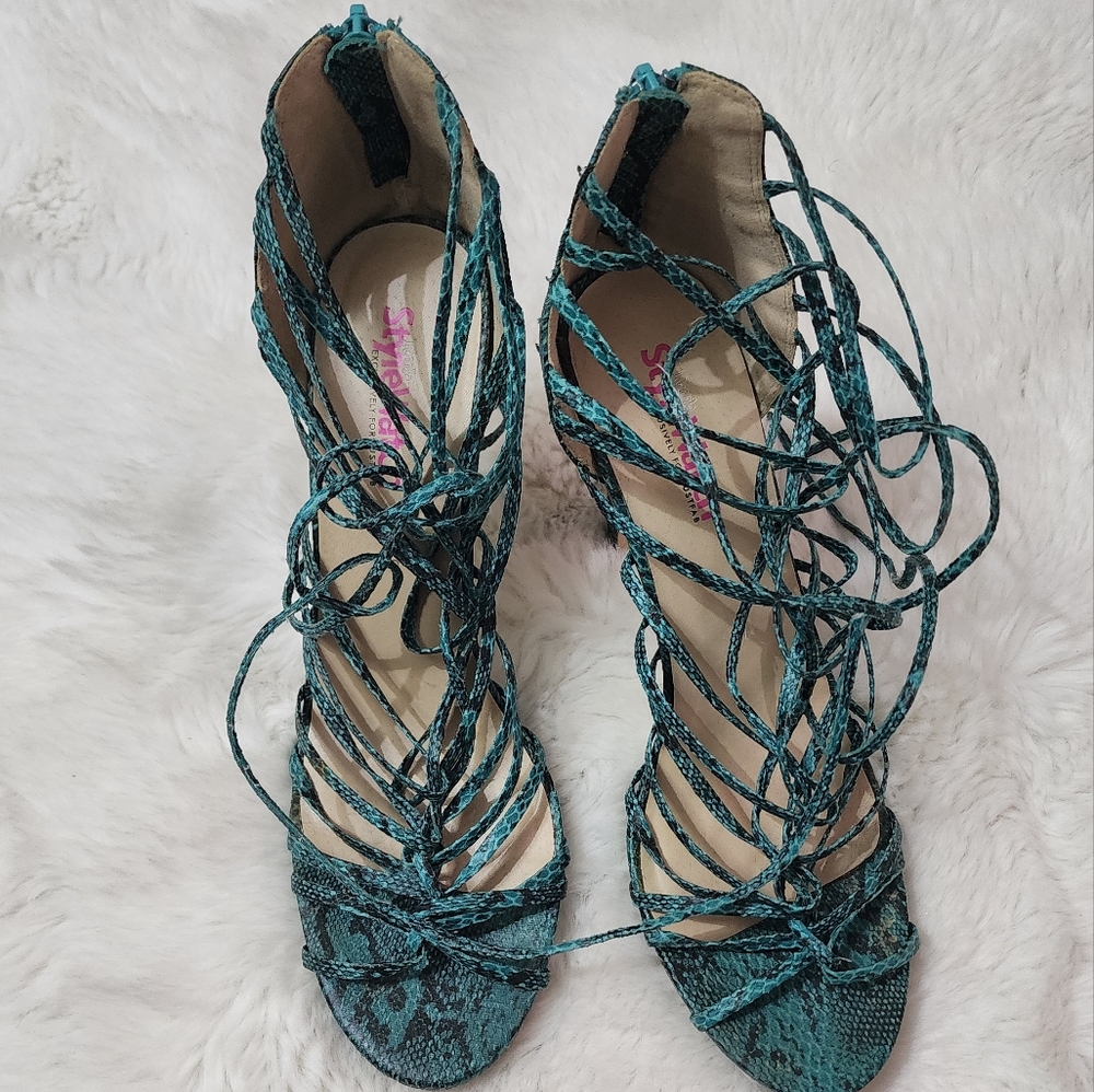 Stylish Women's Lace-Up Shoes